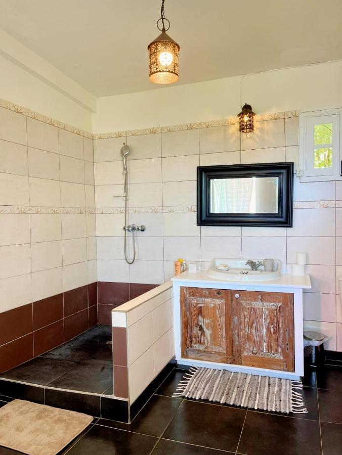 سانت-كلود Habitation La Reine Du Camp Chambres D'Hotes المظهر الخارجي الصورة