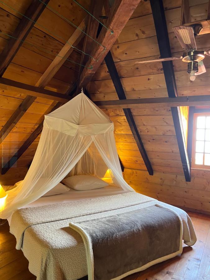 سانت-كلود Habitation La Reine Du Camp Chambres D'Hotes المظهر الخارجي الصورة